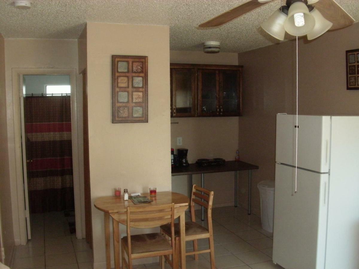 Newly Furnished Large, Clean, Quiet Private Unit Appartement Fort Lauderdale Buitenkant foto