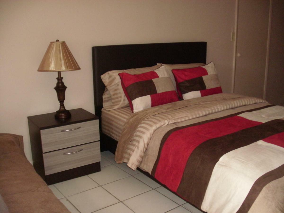 Newly Furnished Large, Clean, Quiet Private Unit Appartement Fort Lauderdale Buitenkant foto